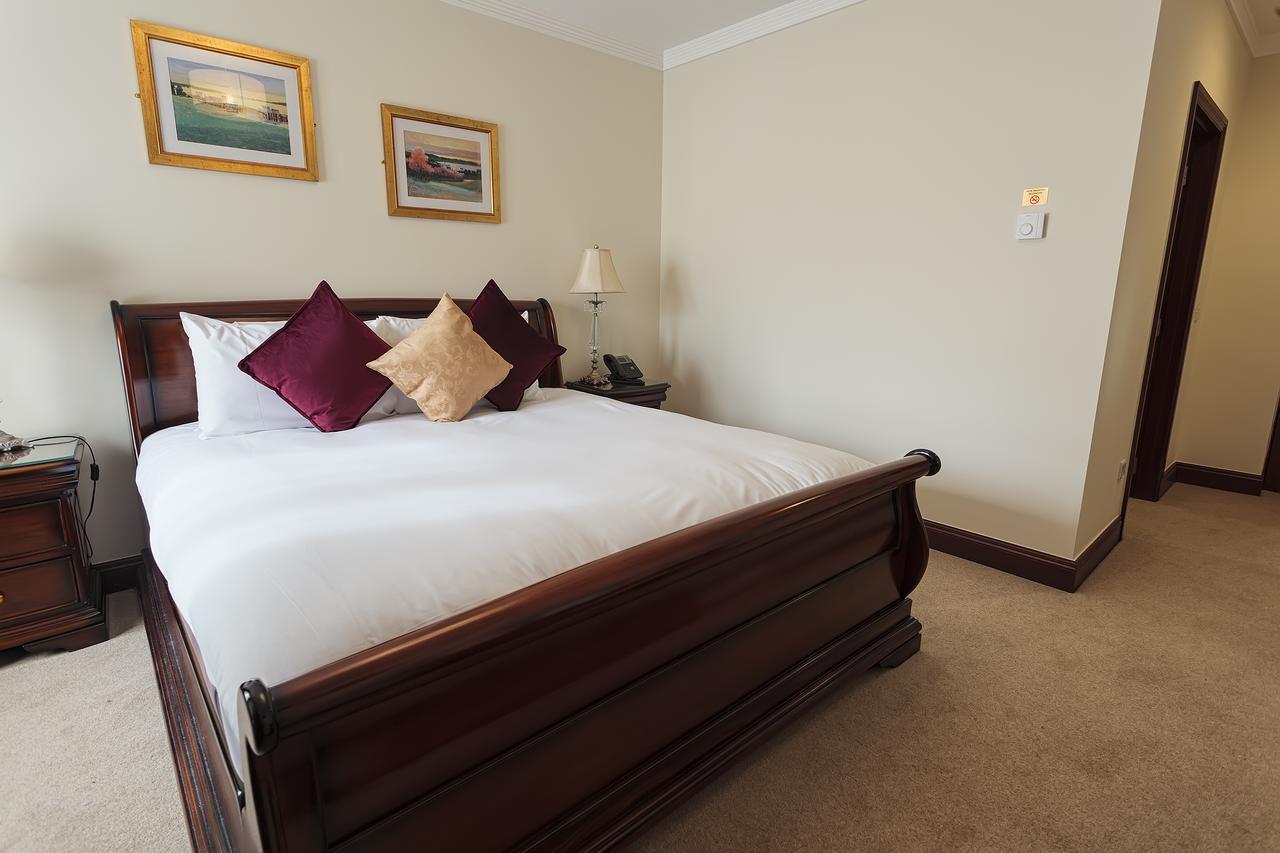 Chester Beatty Inn Ashford Екстериор снимка